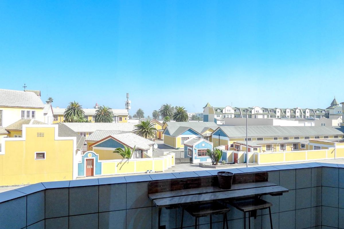 Spacious Duplex Apartment For Sale in Swakpmund Central - Photo 4