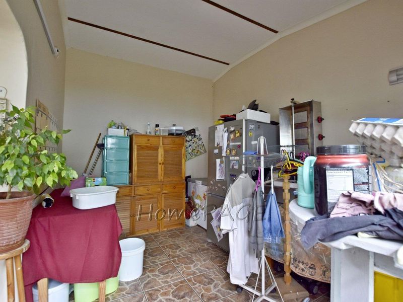 Central, Walvis Bay:  Corner Home with flat, loads of potential is for sale - Photo 9