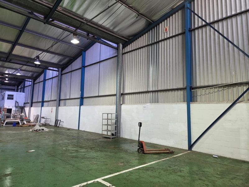 Industrial space to let in Bellville - Photo 2