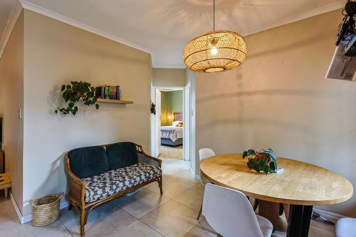 Move-In Ready Comfort in a Quiet Moreleta Park Complex. - Photo 2