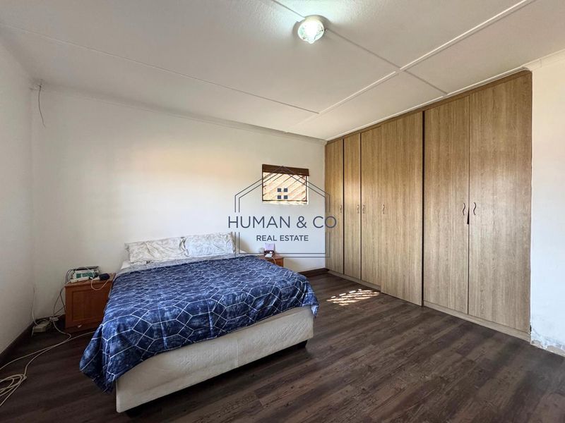 Ideal Starter Home with 1 Bedroom Flat - Photo 10