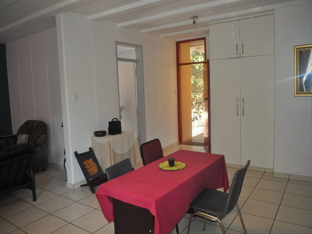 Dining room and enclosed entrance to the apartment