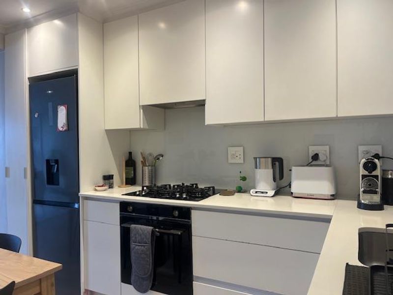 JUST GORGEOUS - Photo 5