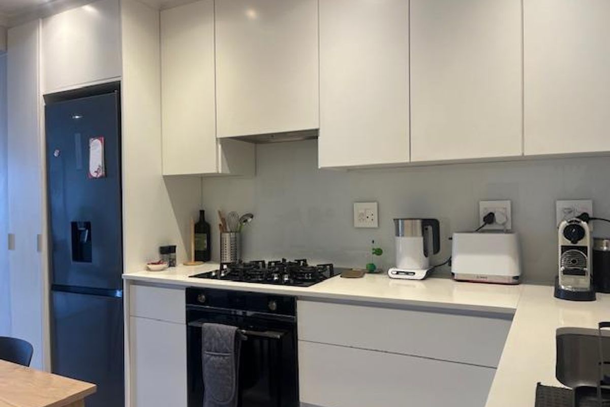 JUST GORGEOUS - Photo 5