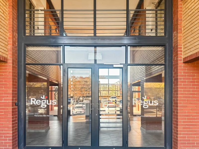 Unlimited office access in Regus  The Boardwalk - Photo 2