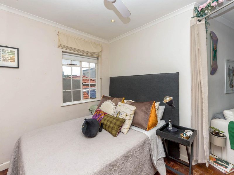 Find of the Season - Sundowner's Paradise with 2 Parkings - Photo 5