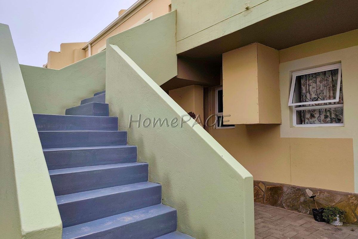 Long Beach, Walvis Bay:  Bachelor unit for sale - Photo 2