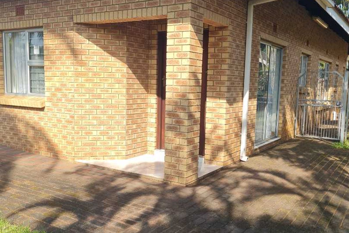 Gorgeous Spacious Family home - Photo 3