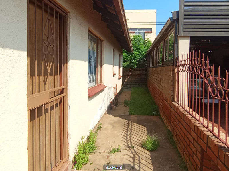 3 bedrooms house for sale in Soshanguve K - Photo 4