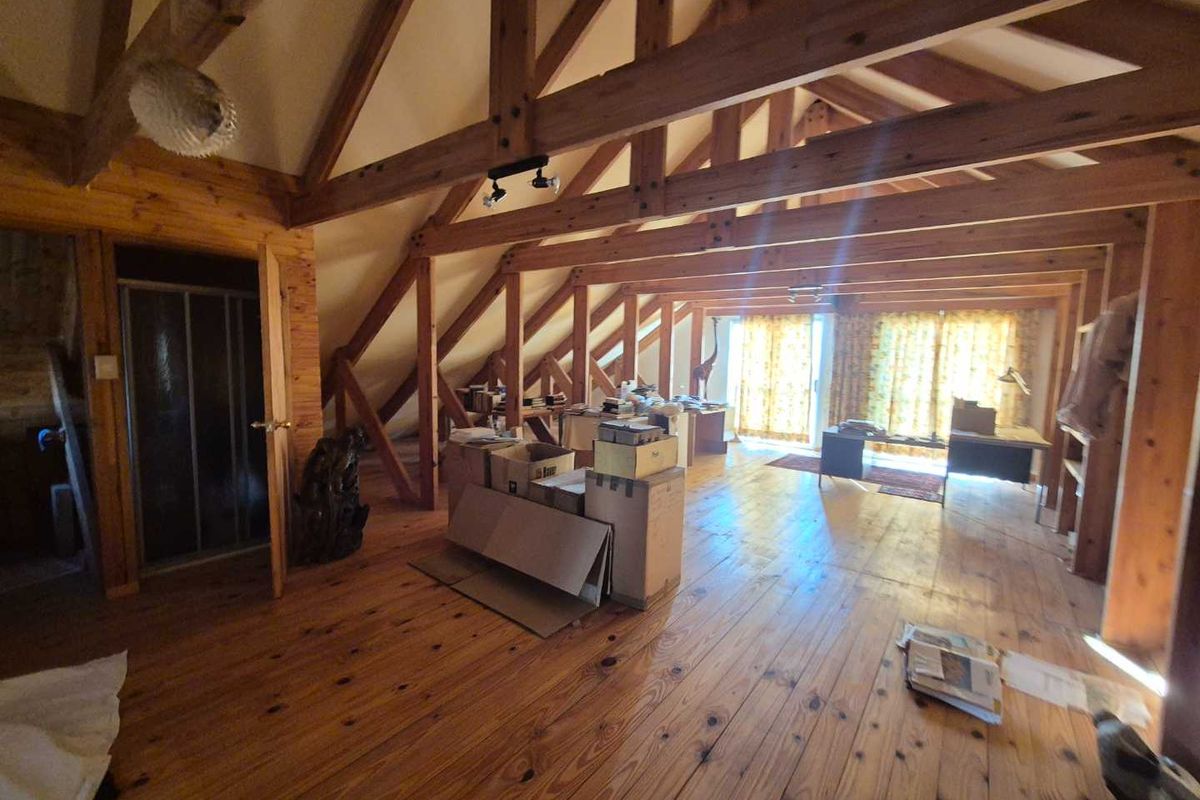 Eros Park Family Home - Photo 3