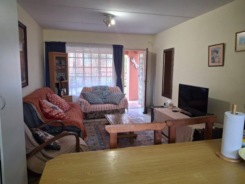 Ground Floor - Pet Friendly Townhouse For Sale In Farramere - Photo 2