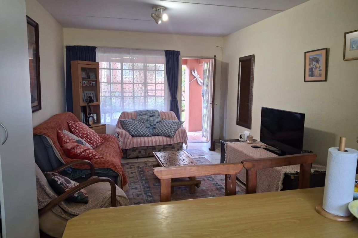 Ground Floor - Pet Friendly Townhouse For Sale In Farramere - Photo 2