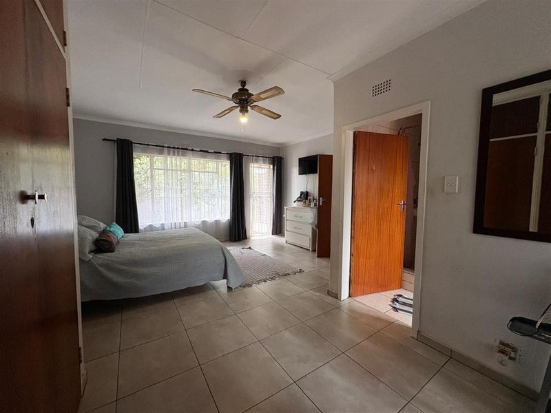 House For Sale in Mulbarton, Johannesburg - Photo 10