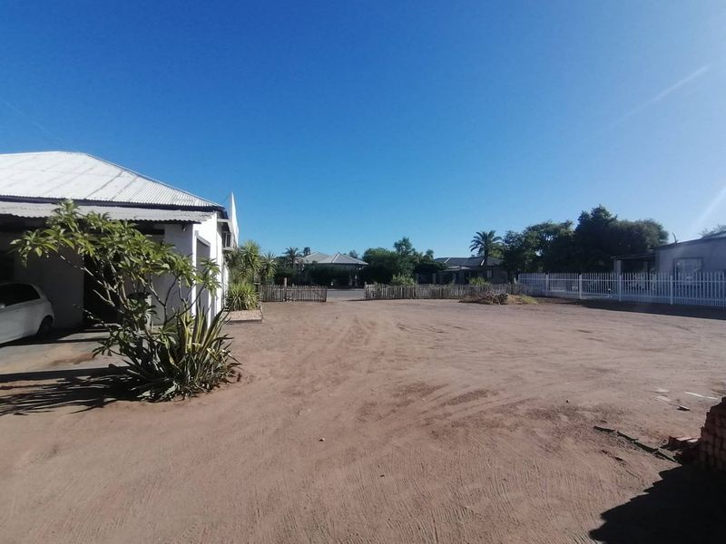 PERFECTLY LOCATED BUTCHERY WITH FLATLETS FOR SALE IN MARIENTAL – NAMIBA - Photo 9