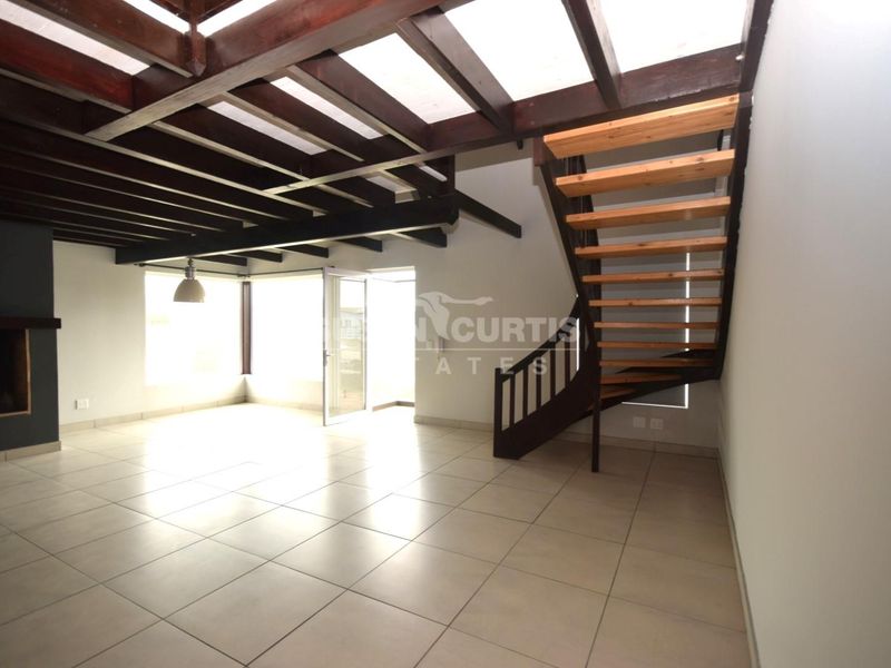 Spacious double story house near the Mall and beach - Photo 5