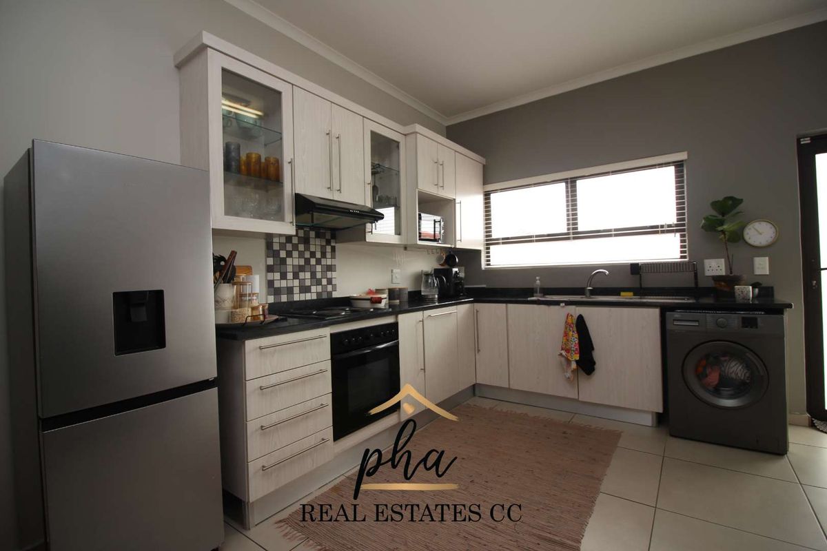 2 Bedroom Townhouse for sale on Dolphin Beach - Photo 5