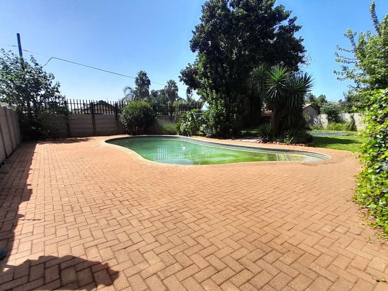 Lovely home in birchleigh - Photo 8