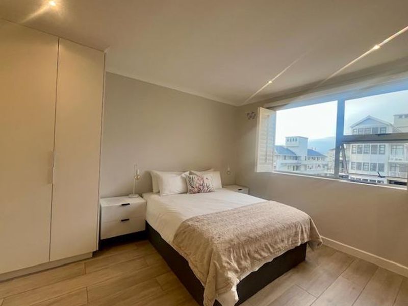 JUST GORGEOUS - Photo 9