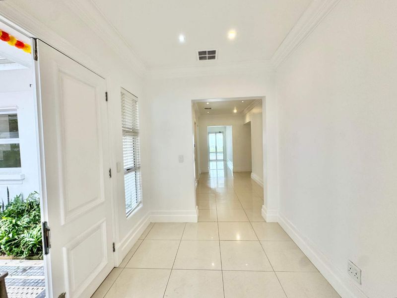 Hendra Estates - Gorgeous Level Family Home For Rent In Prime Durban North - Photo 4