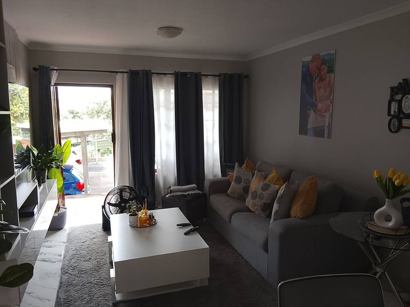 🏡 Modern 2-Bedroom Ground Floor Apartment for Sale in Clarendon – Secure & Move-In Ready - Photo 7