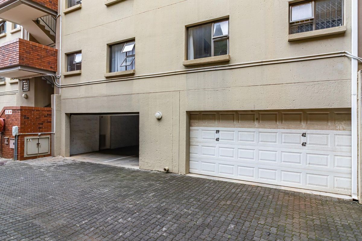 2 Bedroom Ground Floor Townhouse in Blackheath - Photo 4