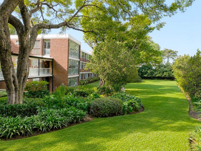 2 bedroom apartment in Illovo - Photo 2