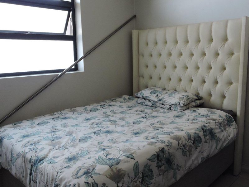 Modern 2-bedroom Simplex apartment in Menlo Park - Photo 9