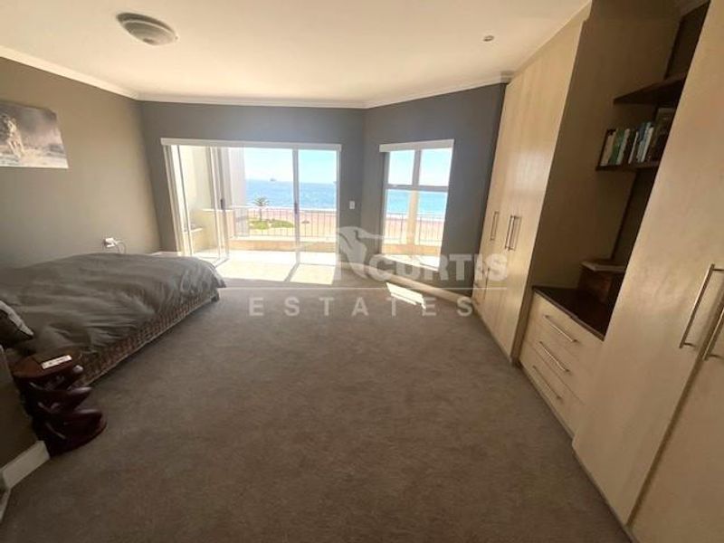 Seafront Penthouse - Photo 5