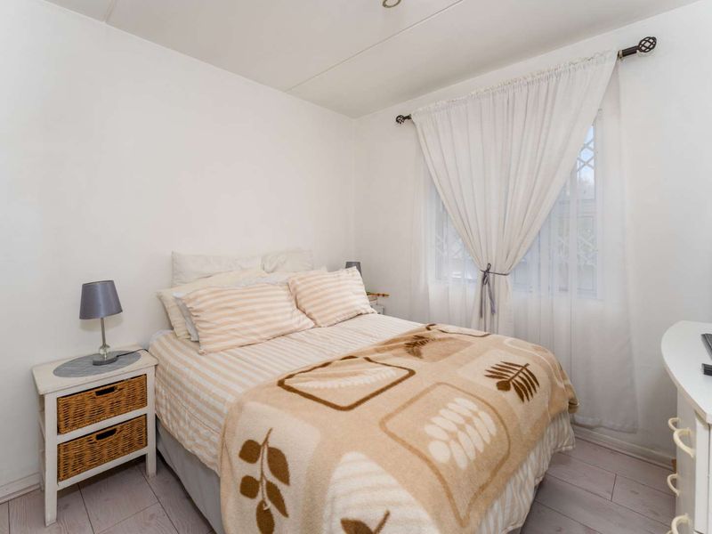 2 Bedroom Apartment available - Photo 9