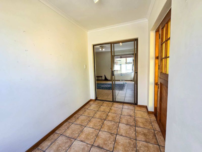 Neat family home for sale in harbour area. - Photo 2