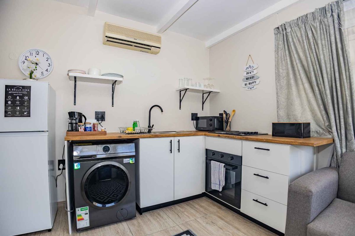 La Bella Vida Self Catering Apartments - Photo 3