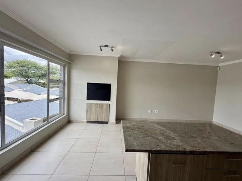 Two Bedroom Apartment For Sale In Pionierspark - Photo 3