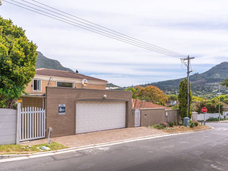 4.950 MIL – PRICED TO SELL!! COME SEE, COME SIGN – THE BEST VALUE IN HOUTBAY - Photo 3