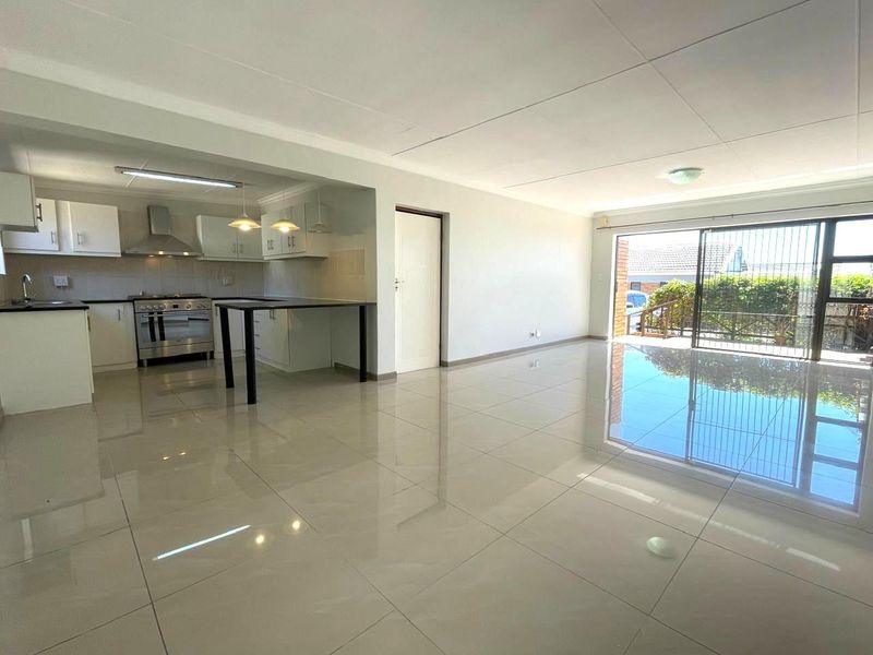 Townhouse Pride - Photo 7