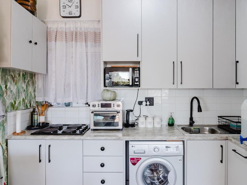 LOVELY LAS PALMAS - RICHMOND HILL - Photo 5