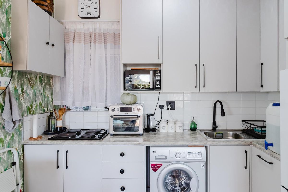 LOVELY LAS PALMAS - RICHMOND HILL - Photo 5