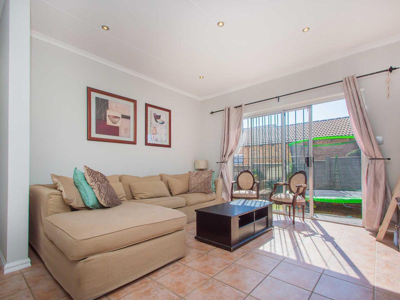 Low Maintenance and Low Levies, Neat as a Pin with Bird Lovers Garden. - Photo 3