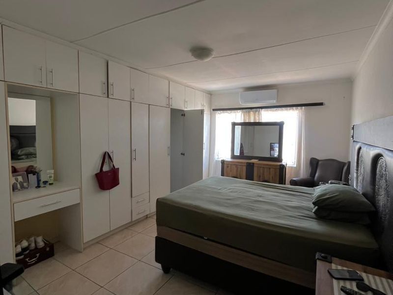 Freestanding 3-Bedroom Home with Air Conditioning and Garage – Soweto | N$1,600,000 (Costs Exclusive) - Photo 8