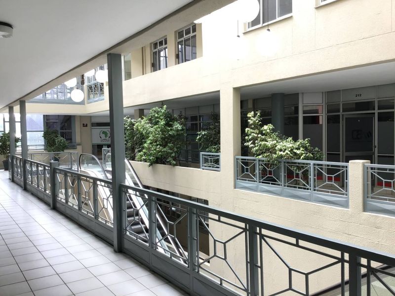 Klein Windhoek, Hidas Shopping Centre - Photo 6