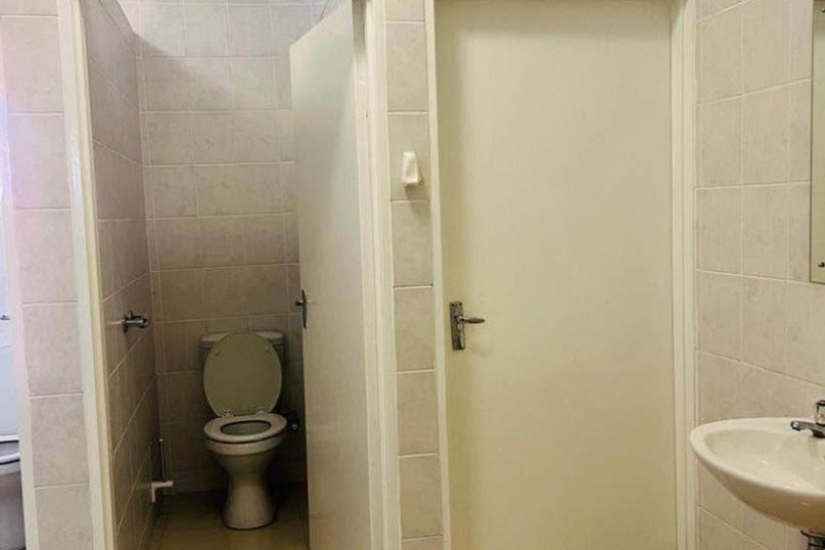 OFFICE/SHOP TO LET AT OLD POWER STATION - Photo 4