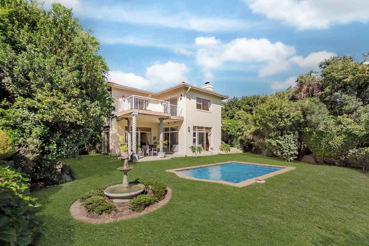 IMMACULATE 3 BEDROOM HOME IN FOURWAYS GARDENS LIFESTYLE ESTATE - Photo 2