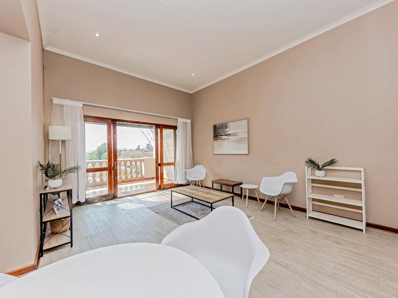 Enjoy Fresh Air And  Views From Your Balcony - No Transfer Costs - Photo 4