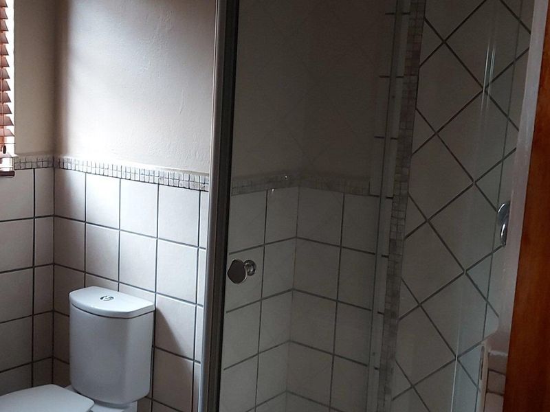 Duplex Townhouse For Sale - Photo 10