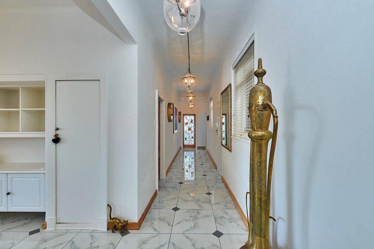 Heritage Sought after Complex Mentone Court! - Photo 4