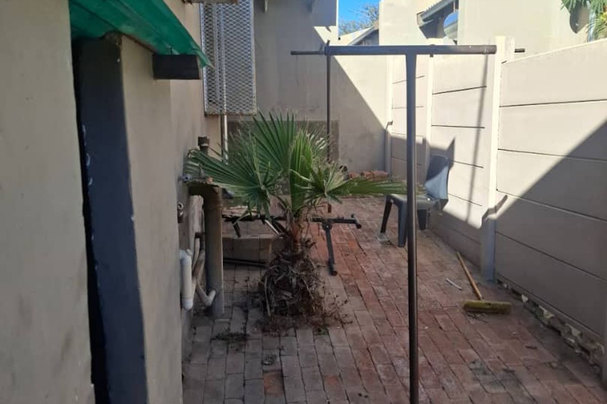 DORADO PARK – 2 BEDROOM FLAT FOR SALE - Photo 2