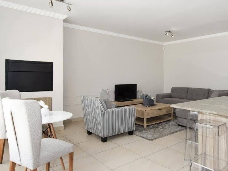Investment opportunity - Rental earning up to N$ 11 500 per month. - Photo 1