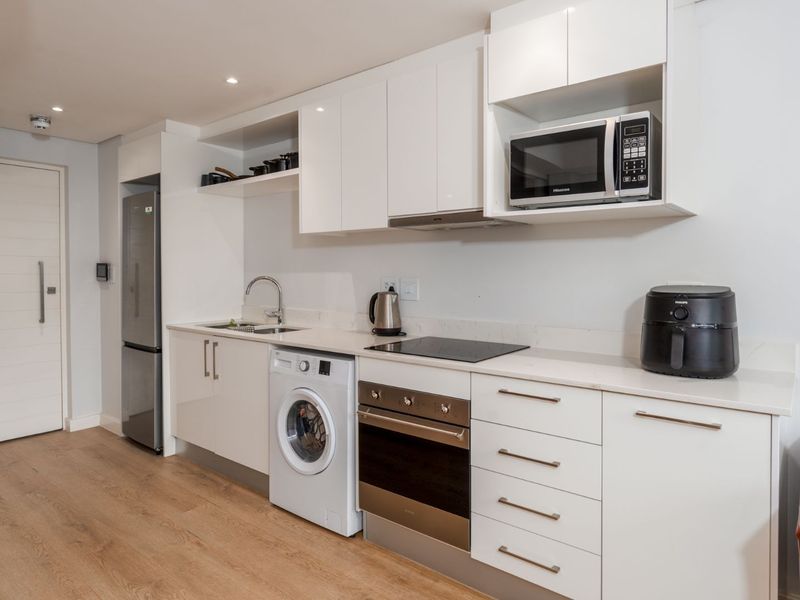 Modern Studio Apartment in Prestigious Claremont Upper - Photo 8