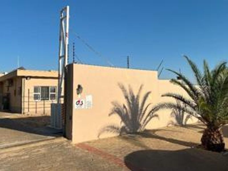 10 BEDROOM HOUSE FOR SALE IN OLYMPIA - Photo 2