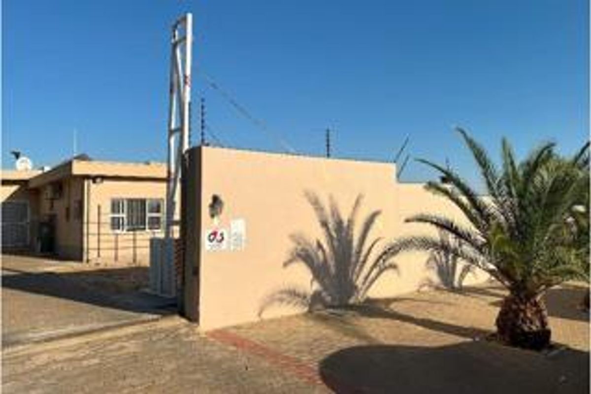 10 BEDROOM HOUSE FOR SALE IN OLYMPIA - Photo 2