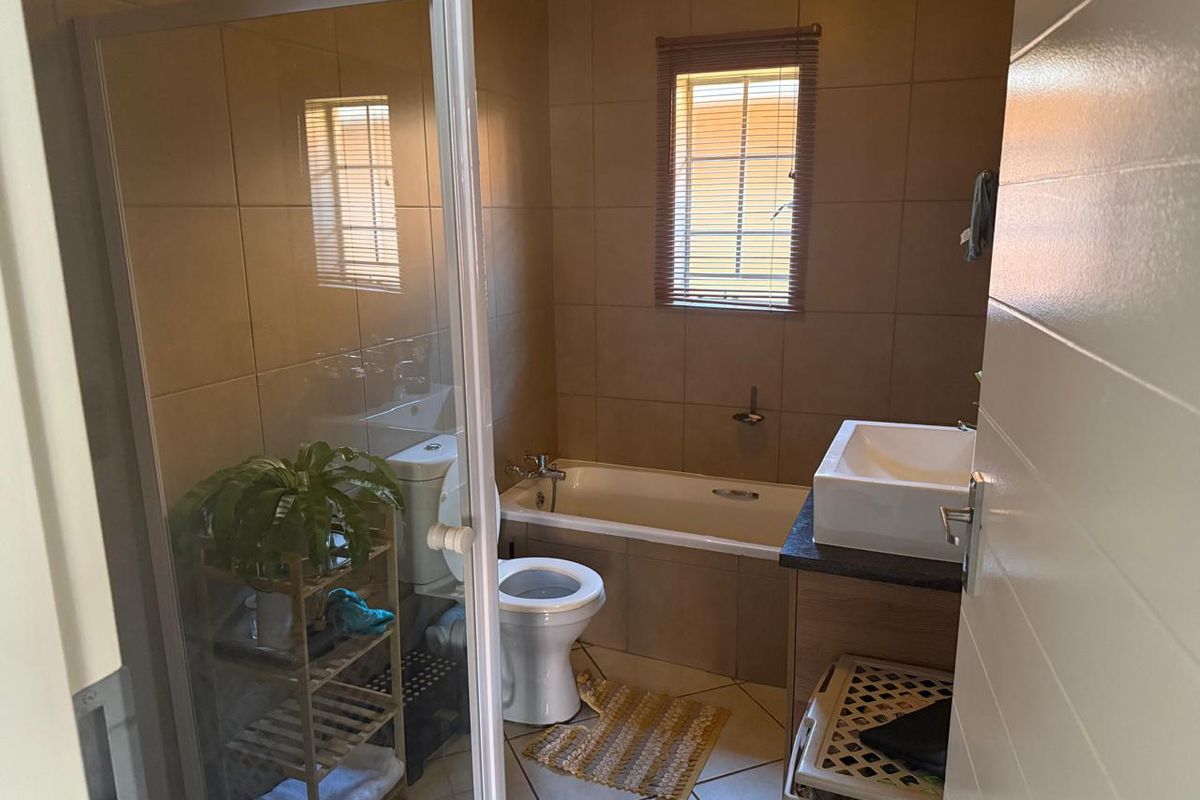 Modern 3-Bedroom Apartment with Garden in Monavoni, Centurion - Photo 4